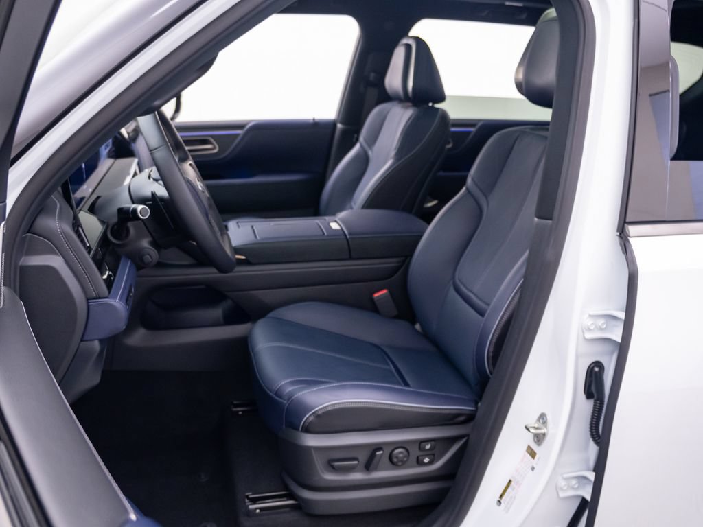 Certified 2026 INFINITI QX80 4WD w/ Sport Exterior Package image 15