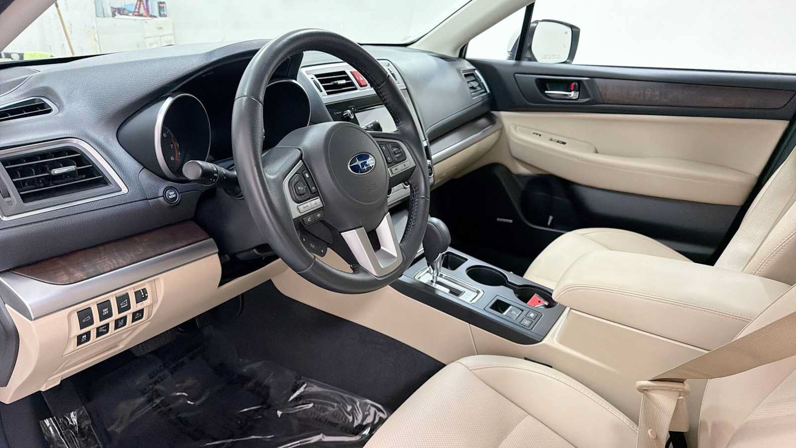 Used 2017 Subaru Outback 3.6R Limited AWD/4WD image 12