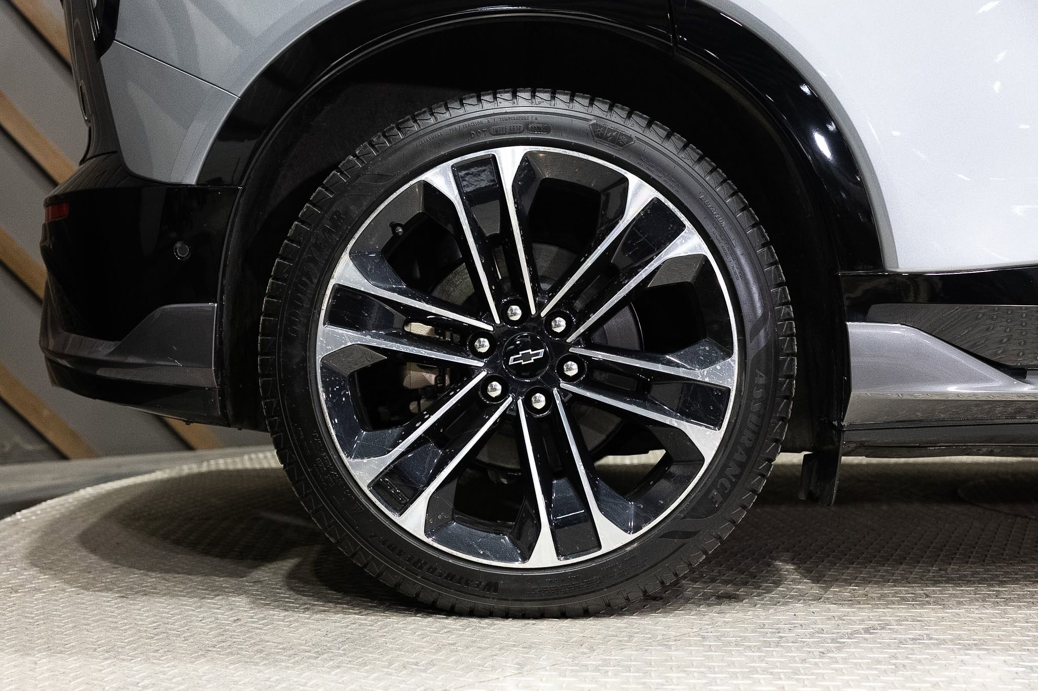 Used 2025 Chevrolet Blazer EV SS image 8