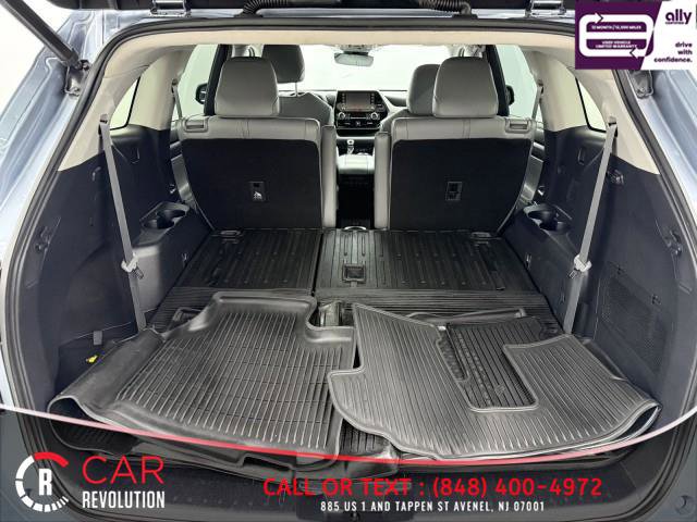 Used 2021 Toyota Highlander XLE image 7