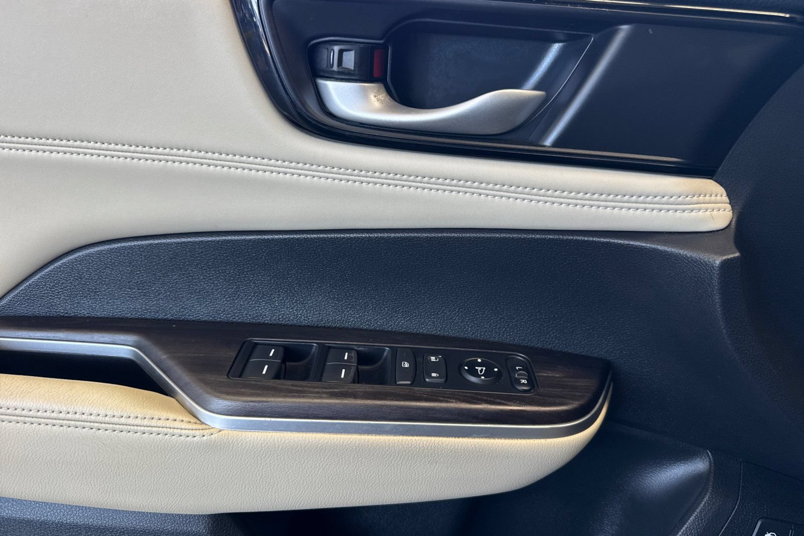 Certified 2019 Honda Clarity Plug-In Hybrid image 11