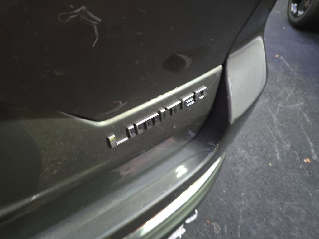 Used 2022 Jeep Grand Cherokee Limited image 8