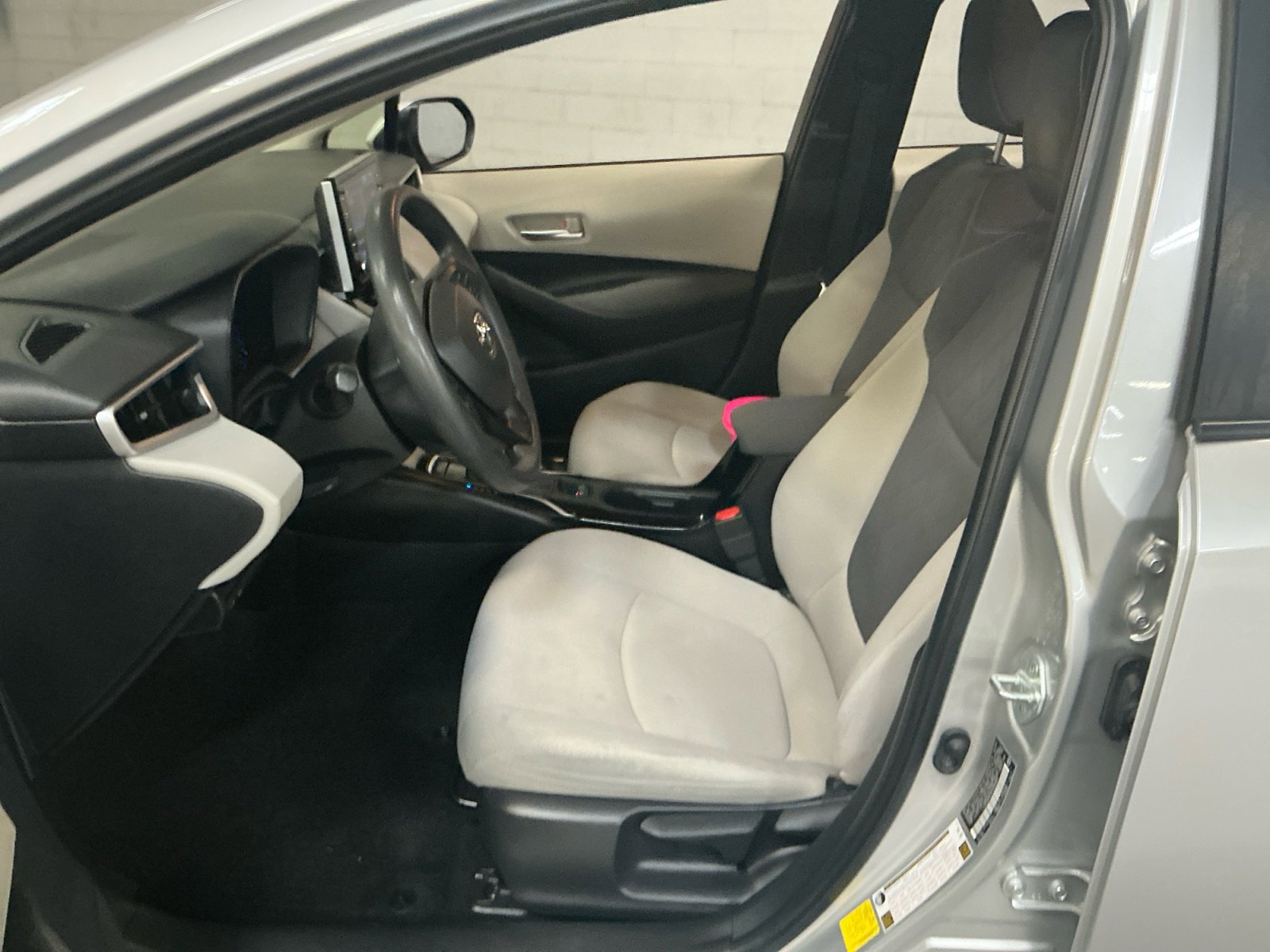 Certified 2021 Toyota Corolla LE FWD image 14