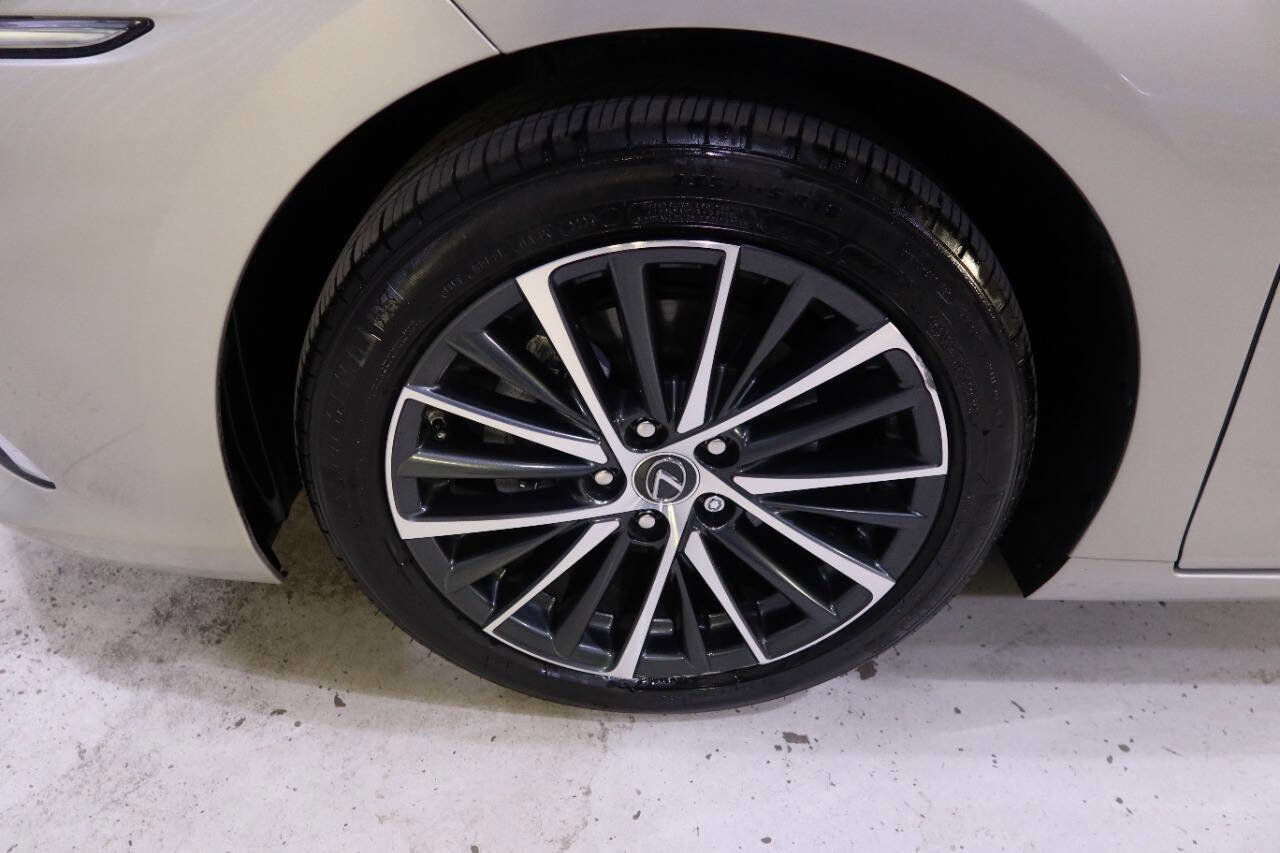 Used 2025 Lexus ES 350 w/ Premium Package image 10