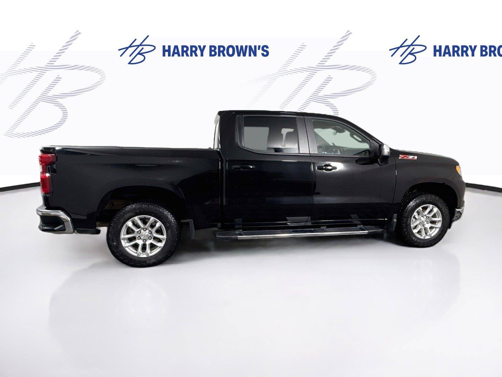 Used 2023 Chevrolet Silverado 1500 LT w/ Z71 Off-Road Package AWD/4WD image 31