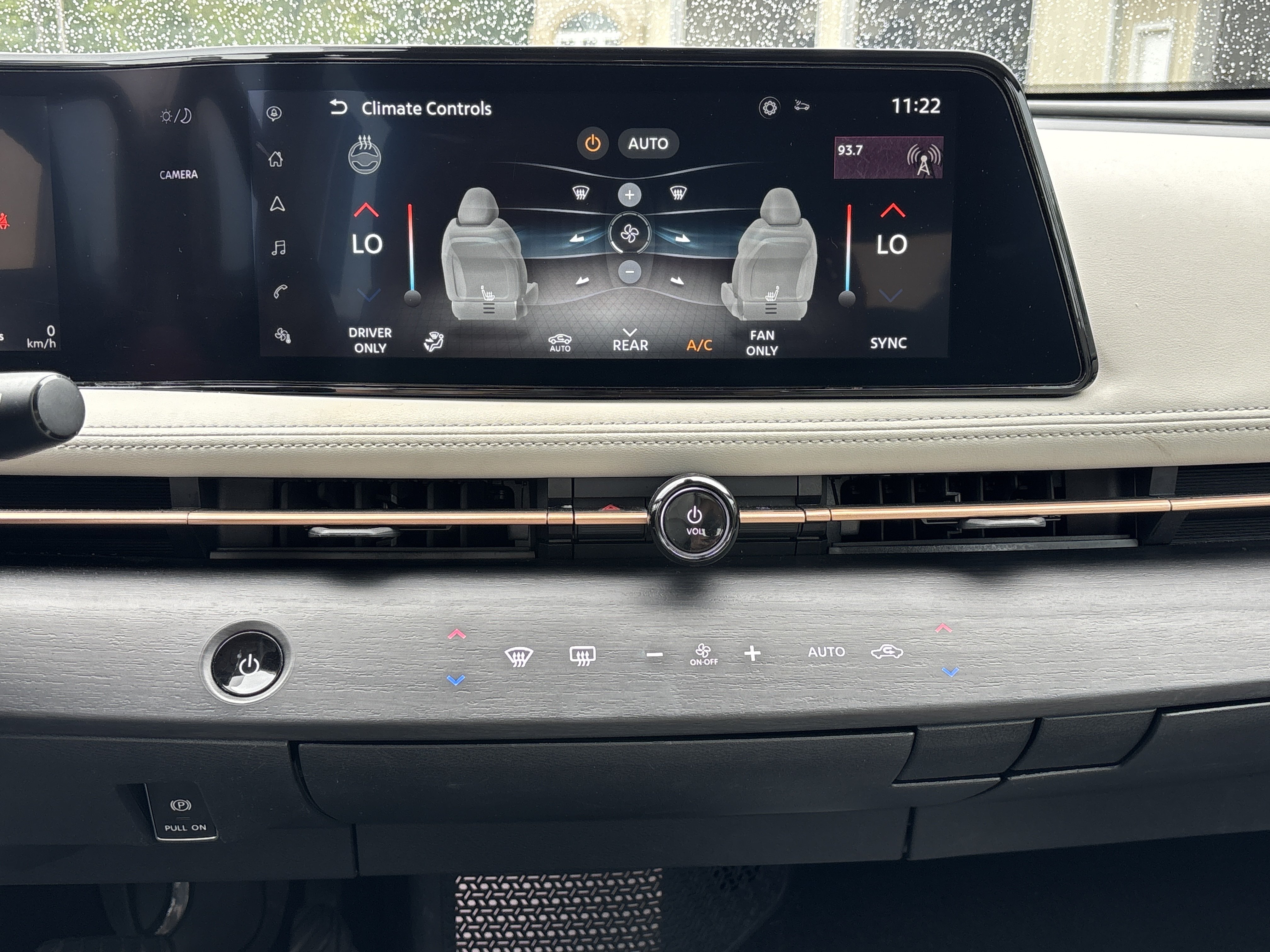 Used 2023 Nissan Ariya FWD image 23
