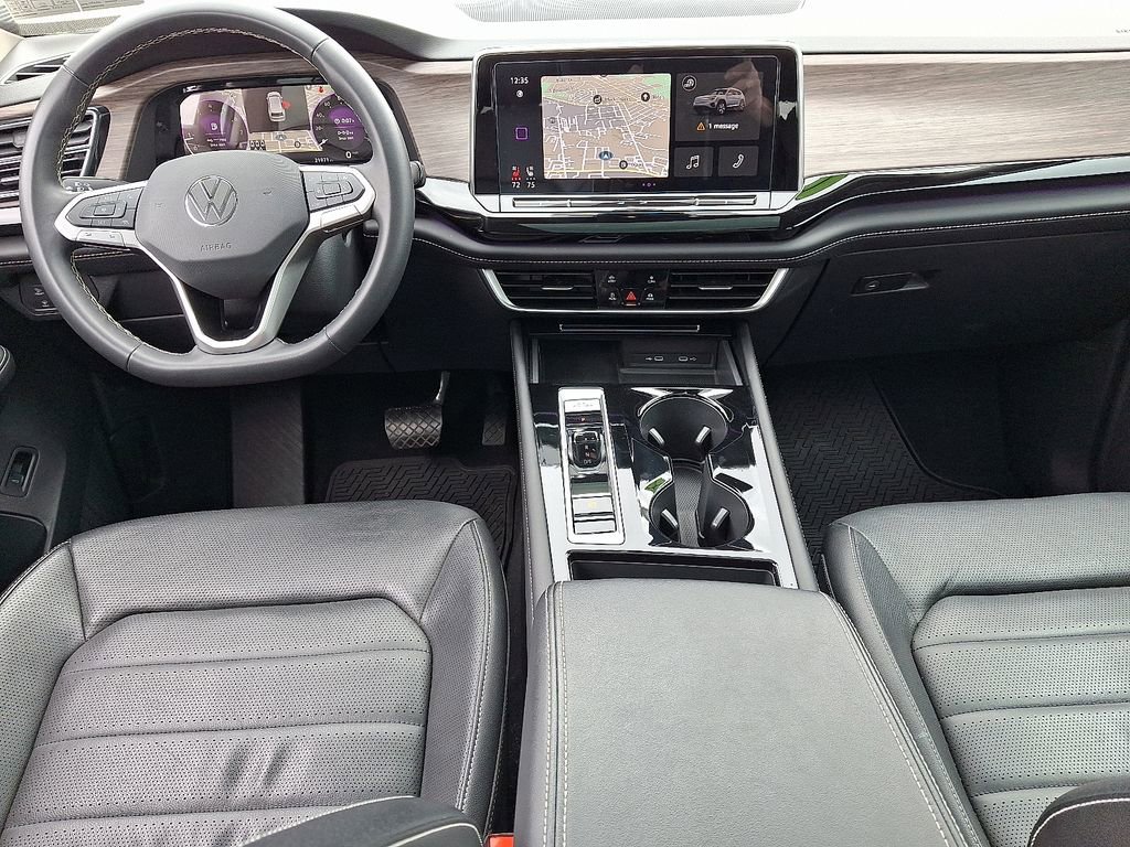 Used 2024 Volkswagen Atlas SEL AWD/4WD image 15