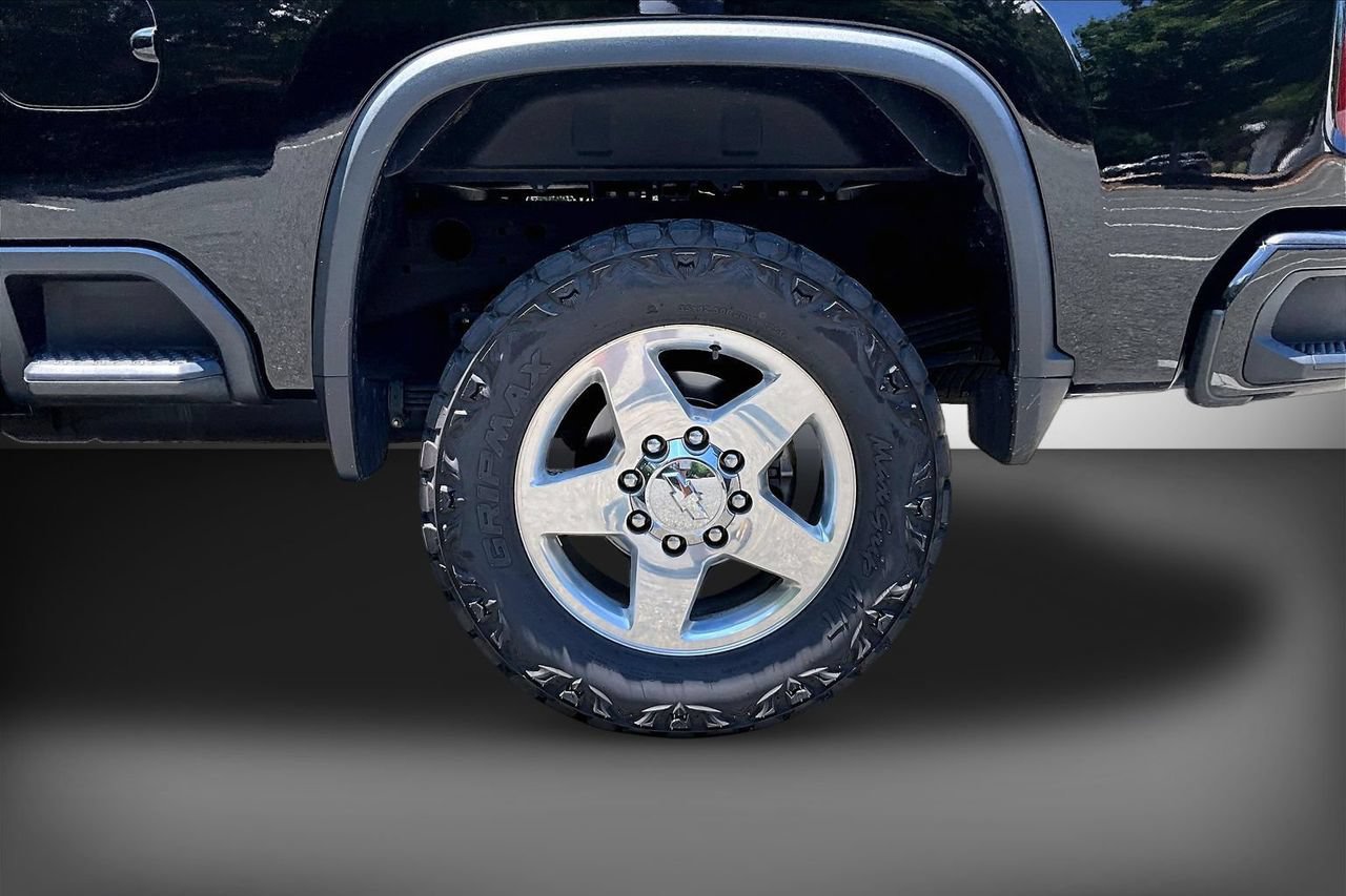 Used 2024 Chevrolet Silverado 2500 Custom w/ Custom Convenience Package AWD/4WD image 32