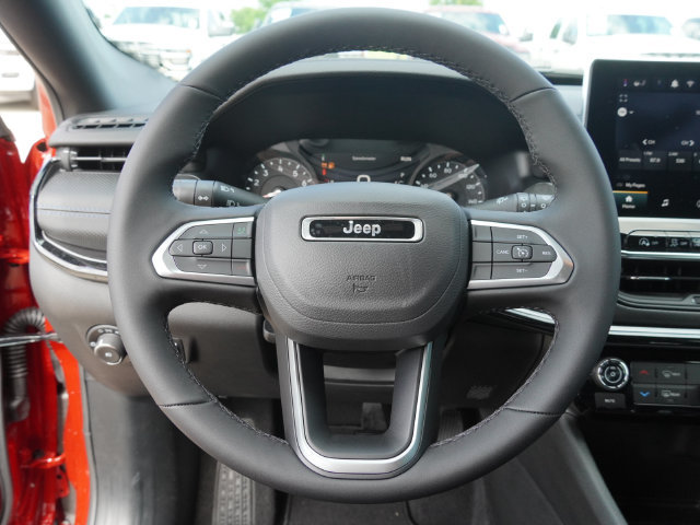 New 2026 Jeep Compass Latitude AWD/4WD image 25