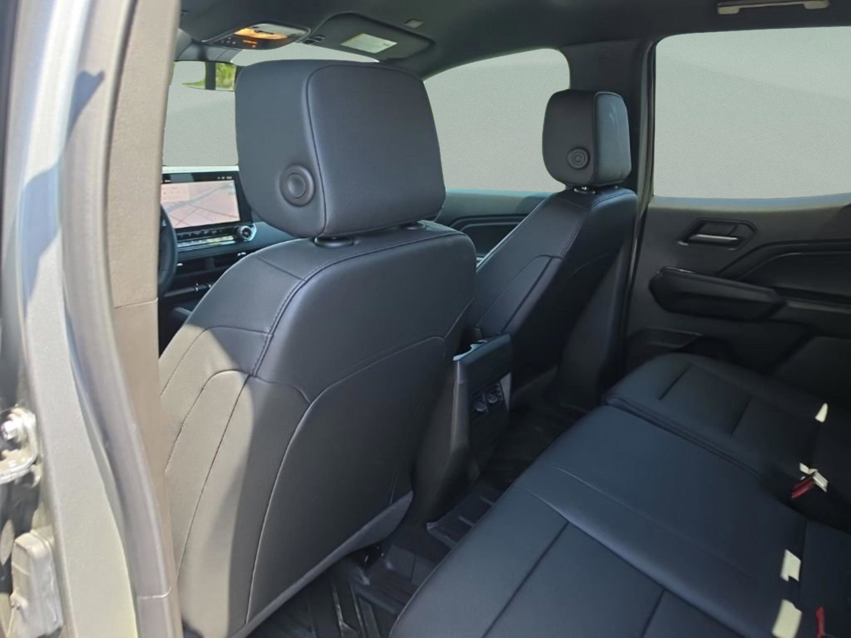 Used 2026 Chevrolet Colorado Trail Boss AWD/4WD image 22