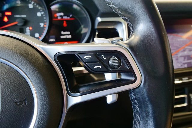 Used 2021 Porsche Macan image 25