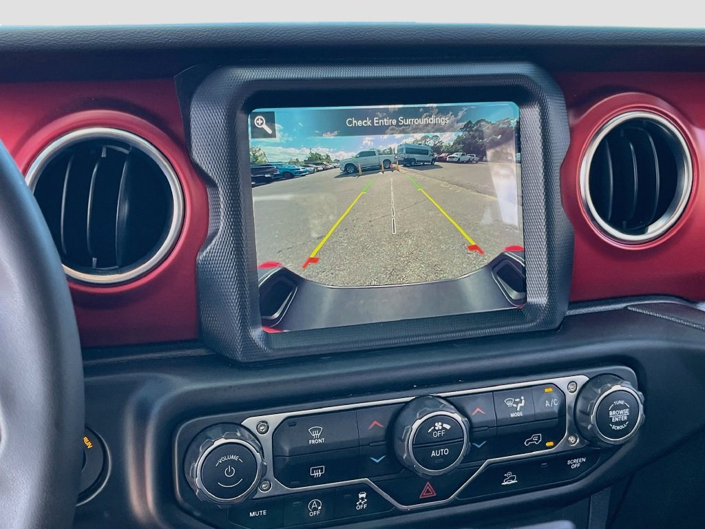 Used 2023 Jeep Gladiator Rubicon w/ LED Lighting Group AWD/4WD image 14