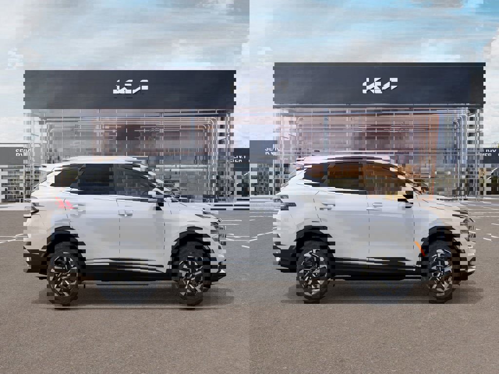 New 2025 Kia Sportage LX image 7