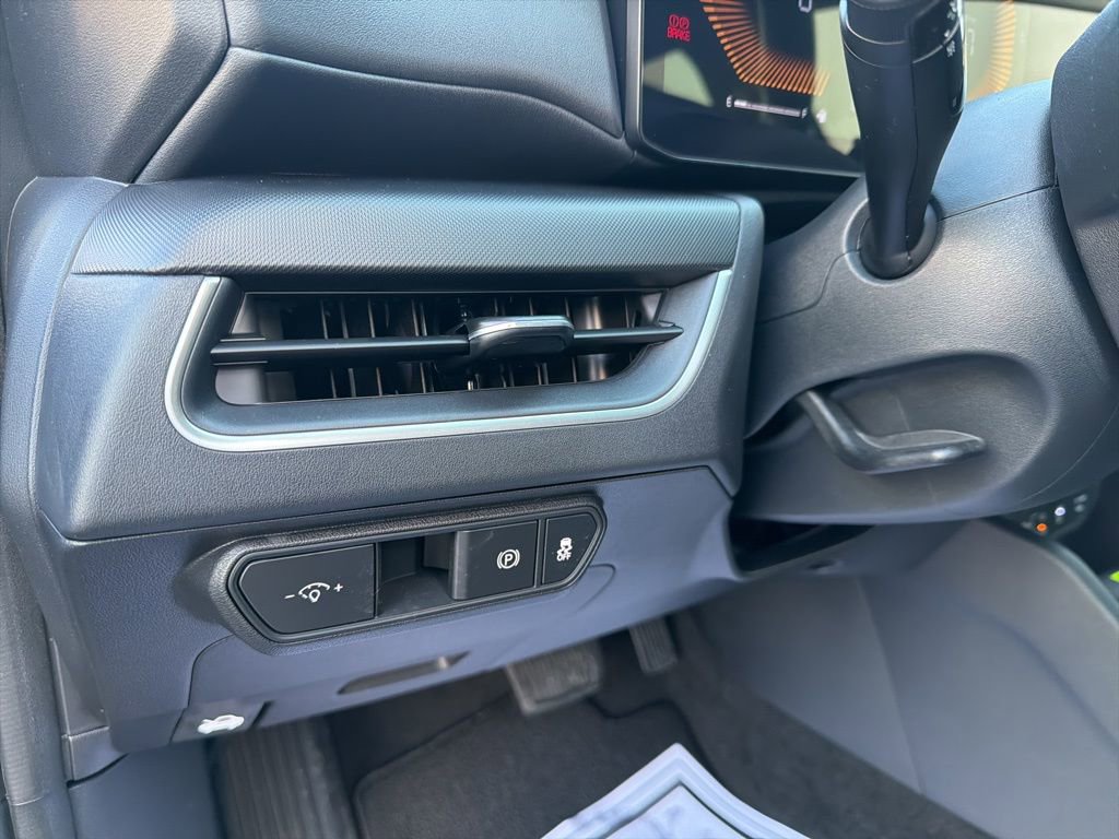 New 2025 Kia K4 LX image 32