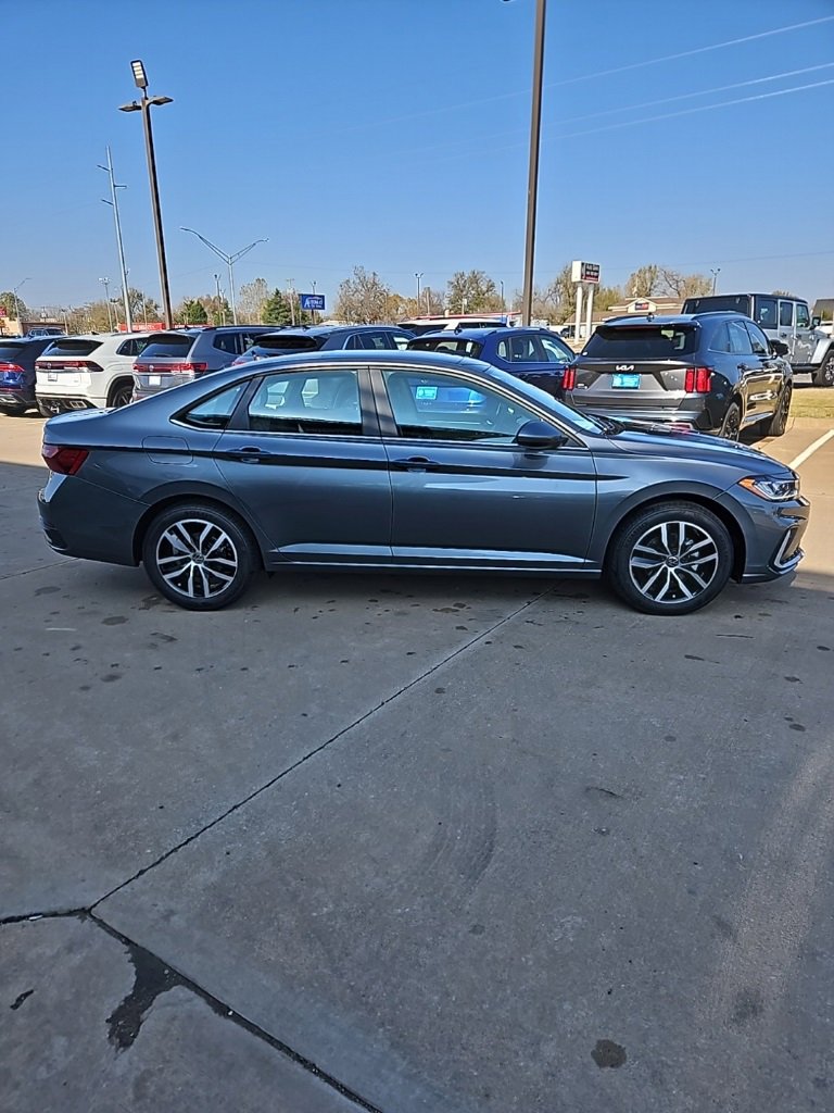 New 2026 Volkswagen Jetta SE image 4