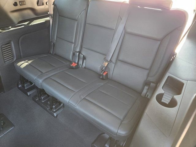 Used 2023 Chevrolet Suburban Z71 w/ Luxury Package image 31