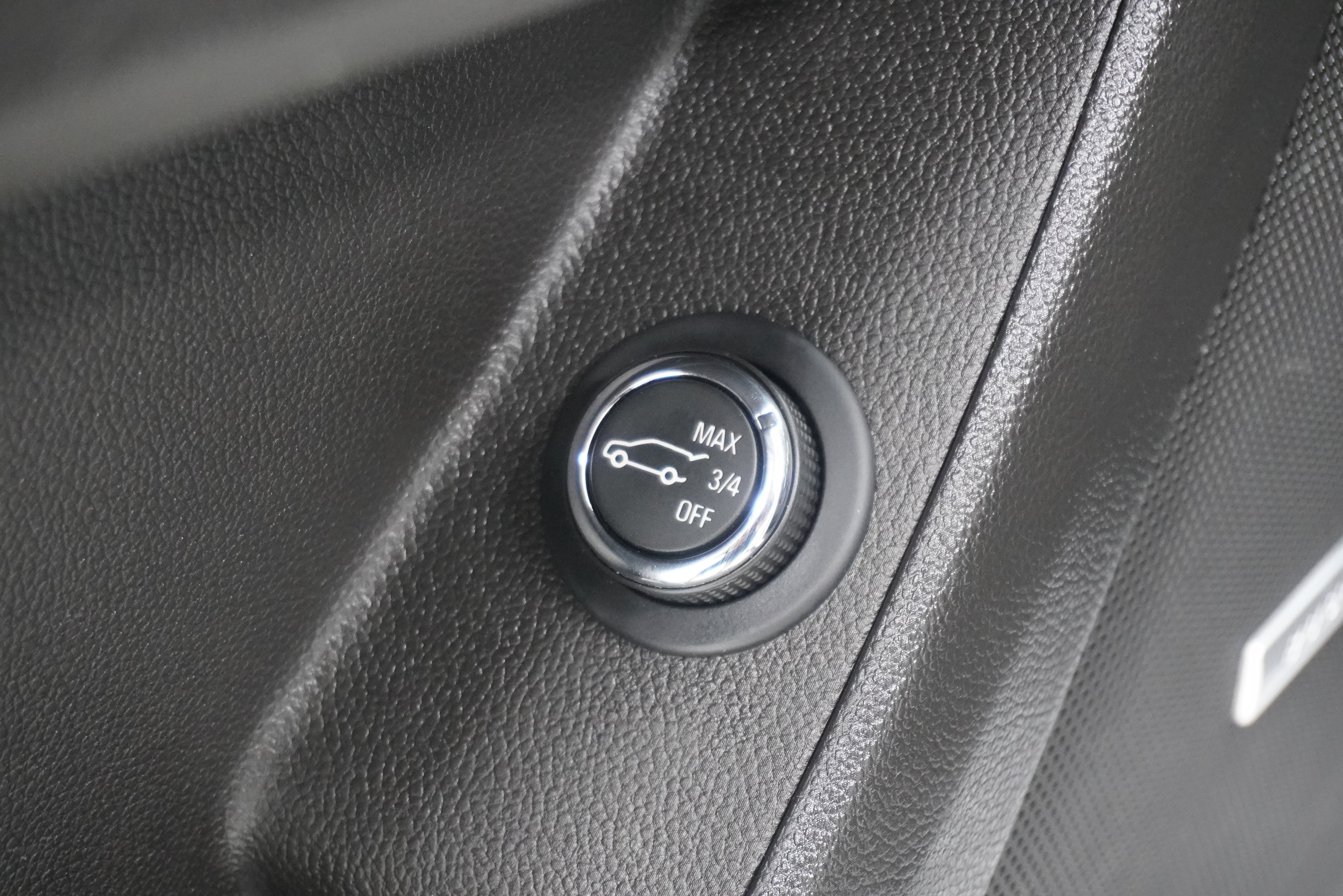 Used 2021 Chevrolet Traverse Premier w/ Redline Edition FWD image 27