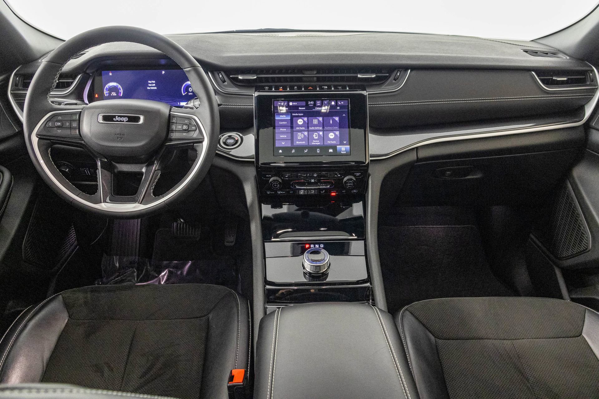 Used 2023 Jeep Grand Cherokee Altitude image 25