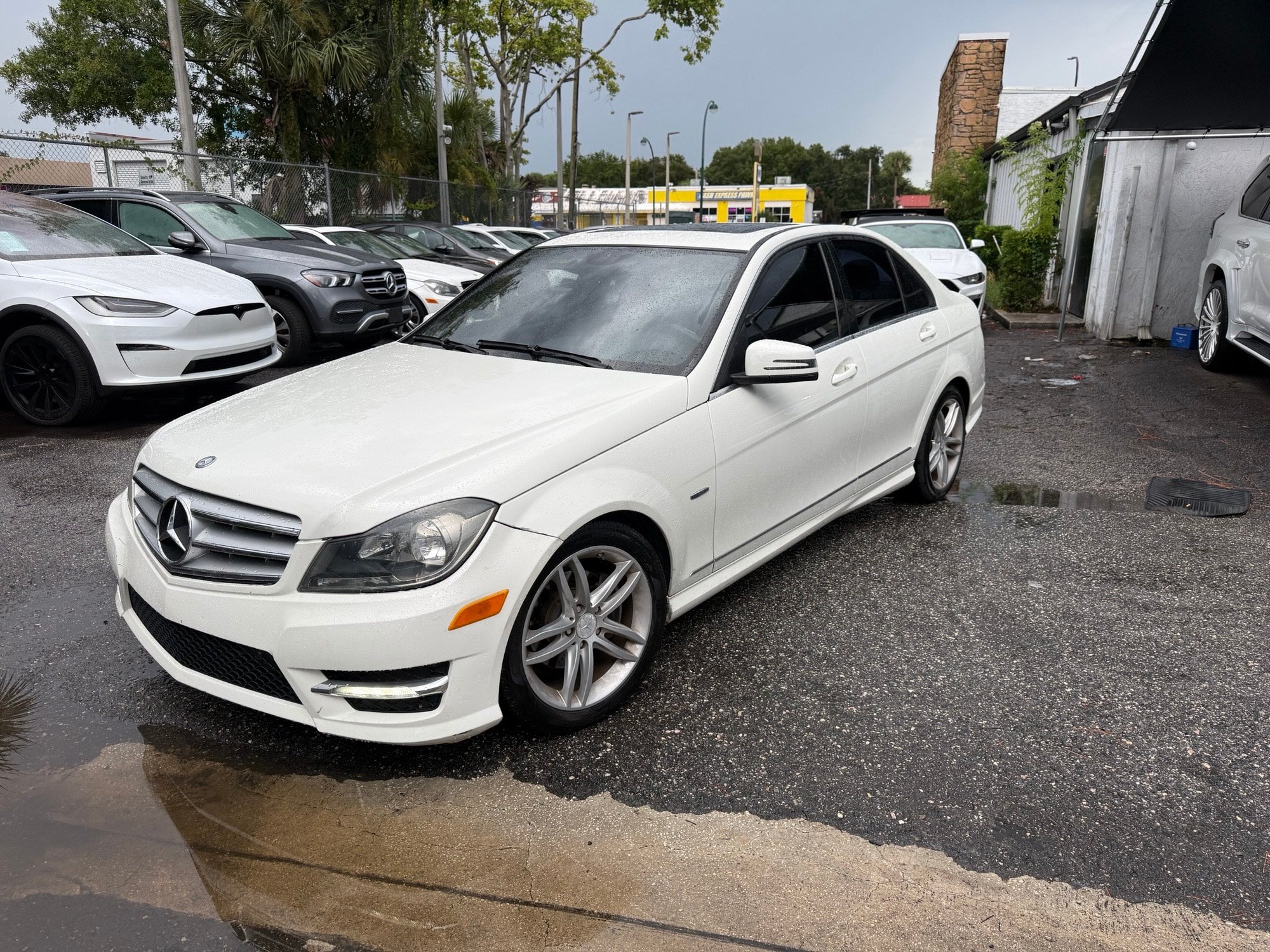 Used 2012 Mercedes-Benz C 250 Sedan image 1