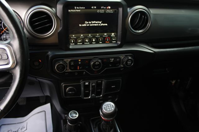 Used 2018 Jeep Wrangler Unlimited Sahara image 13