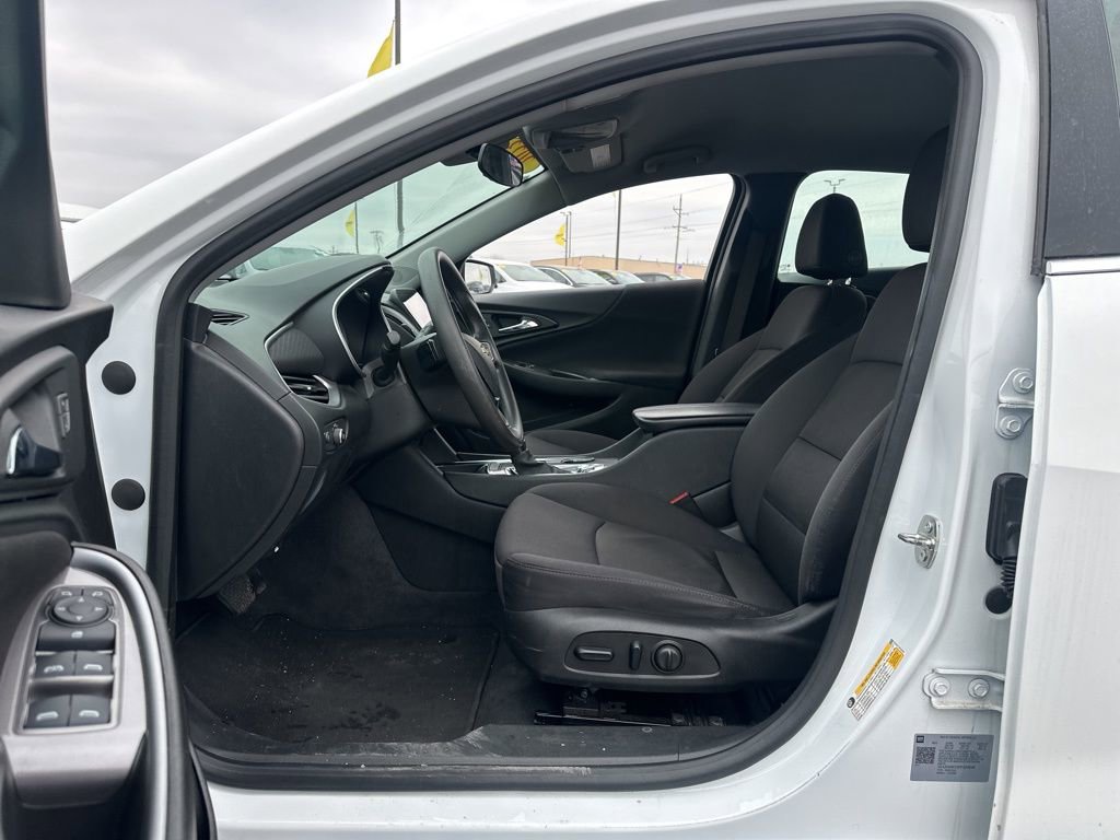 Used 2023 Chevrolet Malibu LT w/ Driver Confidence Package image 8