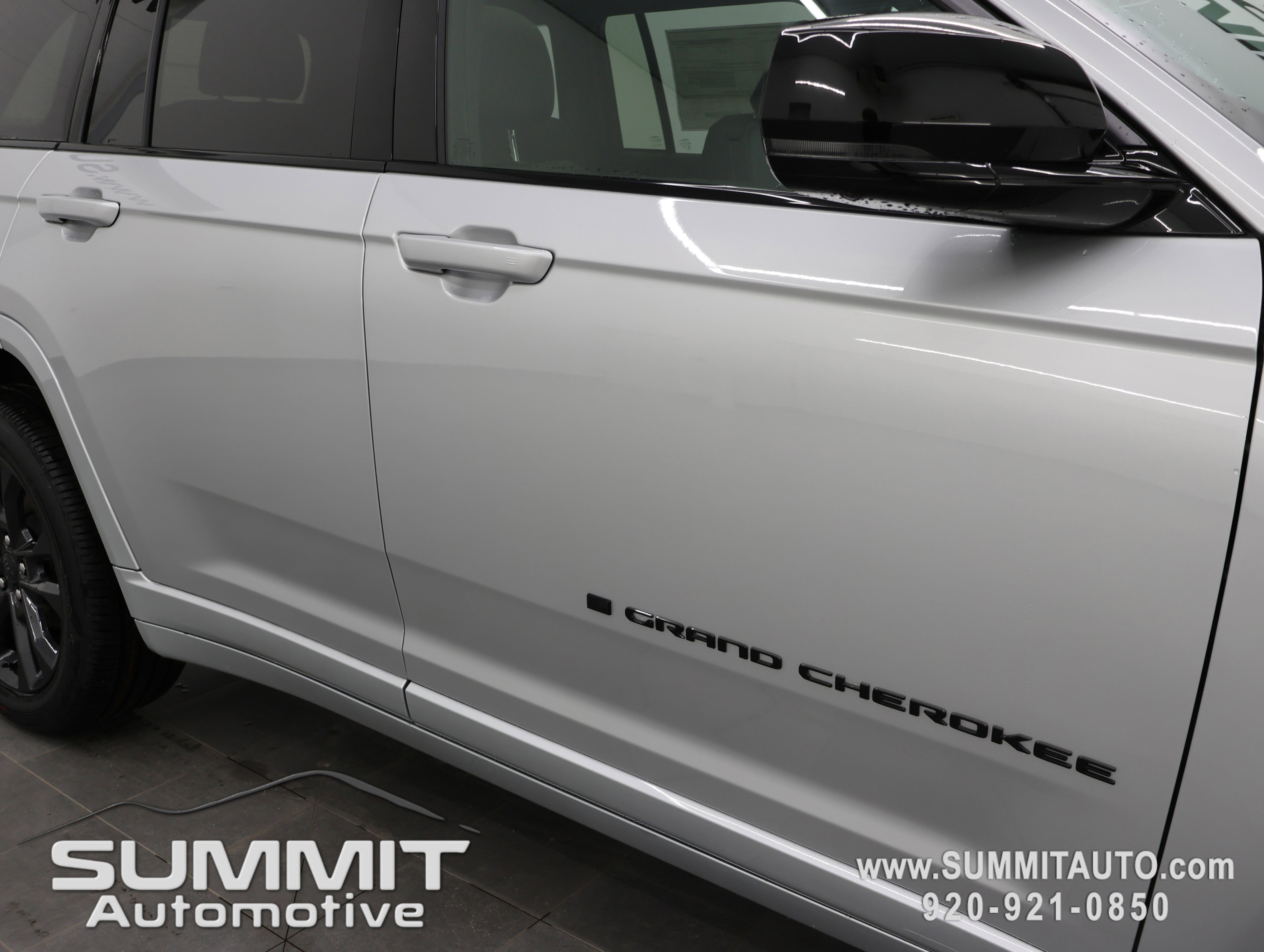 New 2026 Jeep Grand Cherokee Limited Reserve image 28