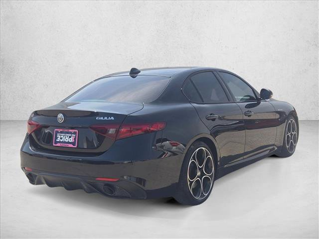 Used 2023 Alfa Romeo Giulia Veloce RWD image 5