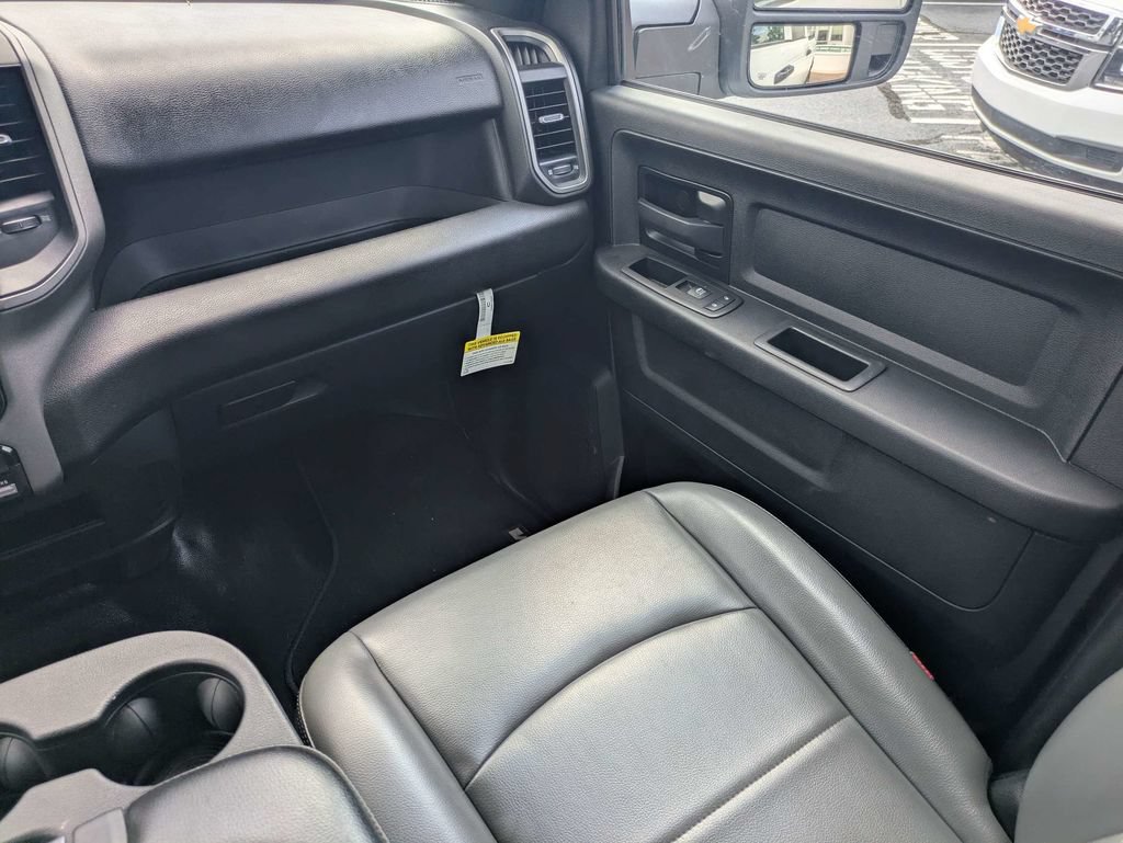 Used 2023 RAM 3500 Tradesman w/ Chrome Appearance Group AWD/4WD image 17