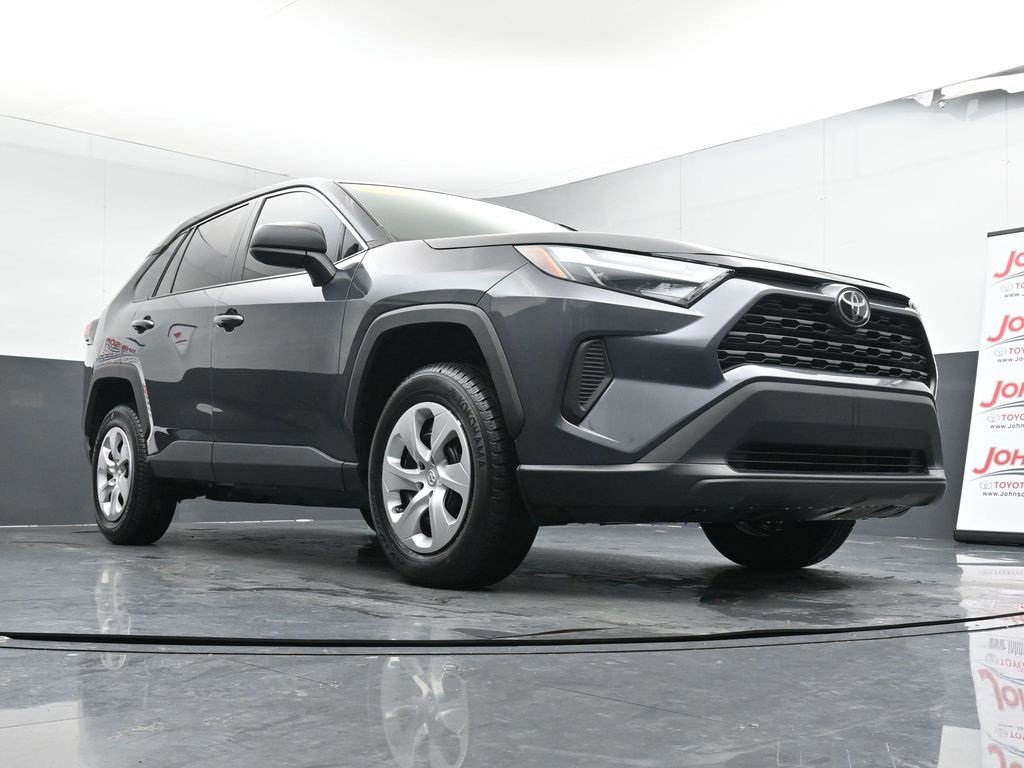 Used 2023 Toyota RAV4 LE image 32