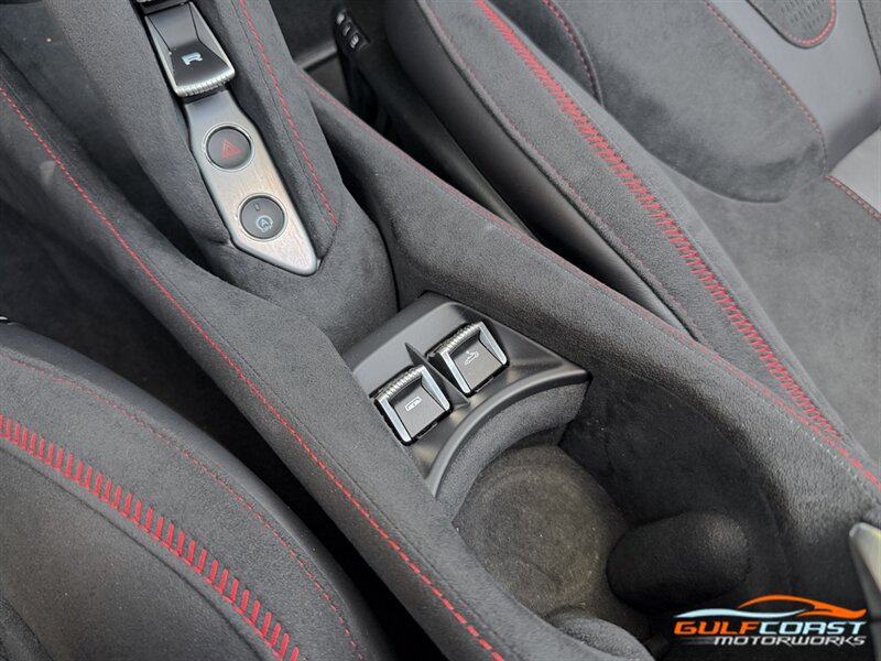Used 2024 McLaren 750S Spider RWD image 20