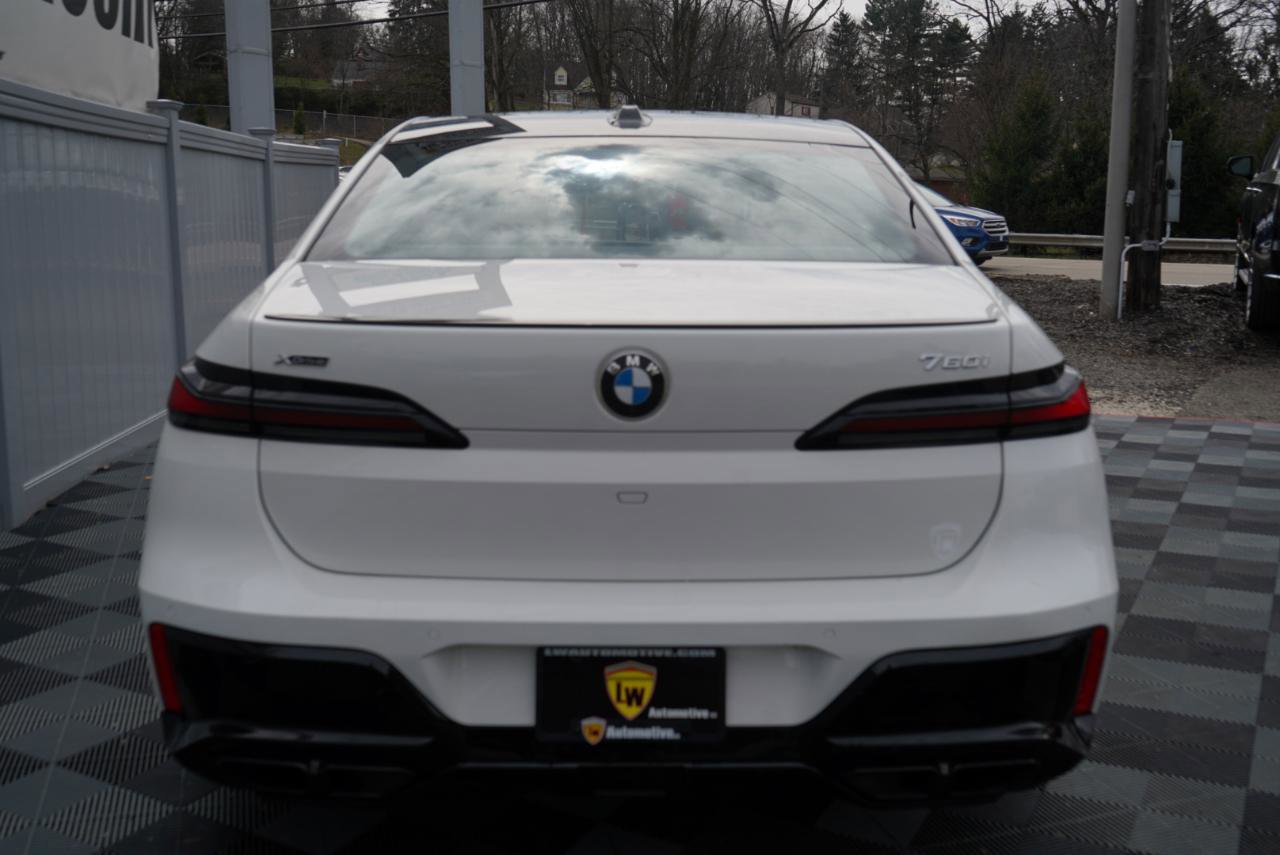 Used 2023 BMW 760i xDrive w/ Executive Package image 7