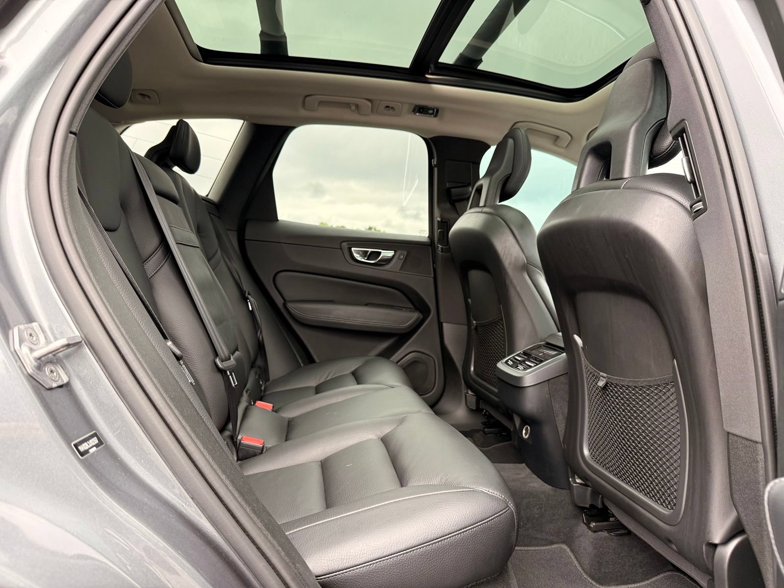 Used 2018 Volvo XC60 T5 Inscription w/ Convenience Package AWD/4WD image 20