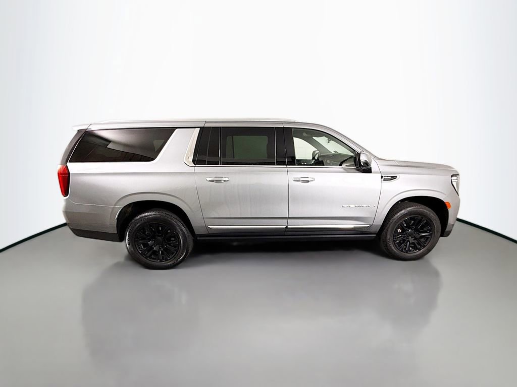 Used 2024 GMC Yukon XL Denali AWD/4WD image 8