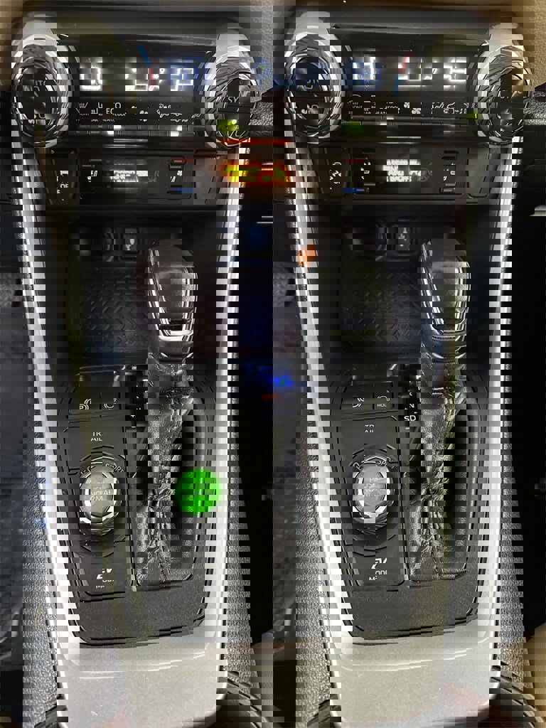 Used 2019 Toyota RAV4 Limited image 21