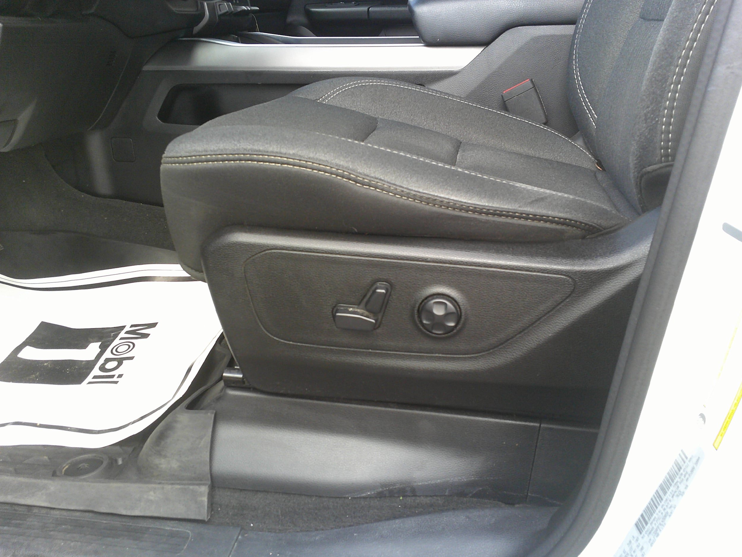 Used 2020 RAM 1500 Big Horn AWD/4WD image 18
