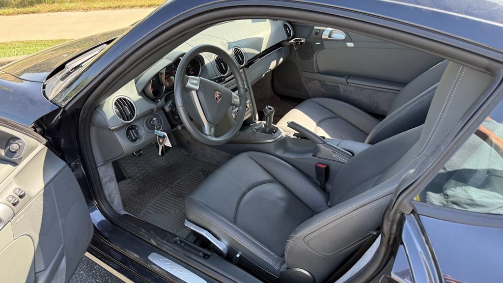 Used 2007 Porsche Cayman RWD image 3