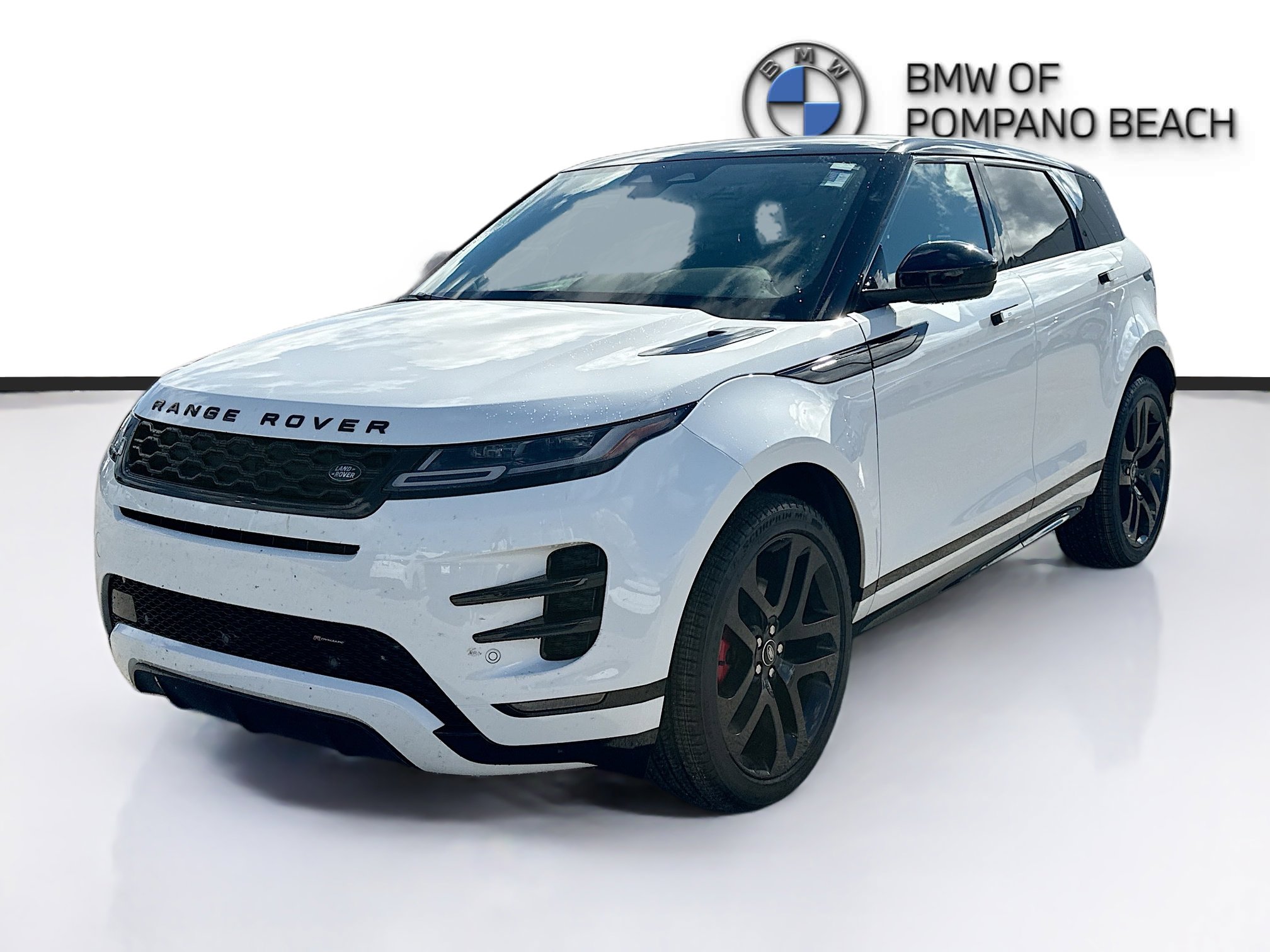 Used 2022 Land Rover Range Rover Evoque R-Dynamic SE image 3