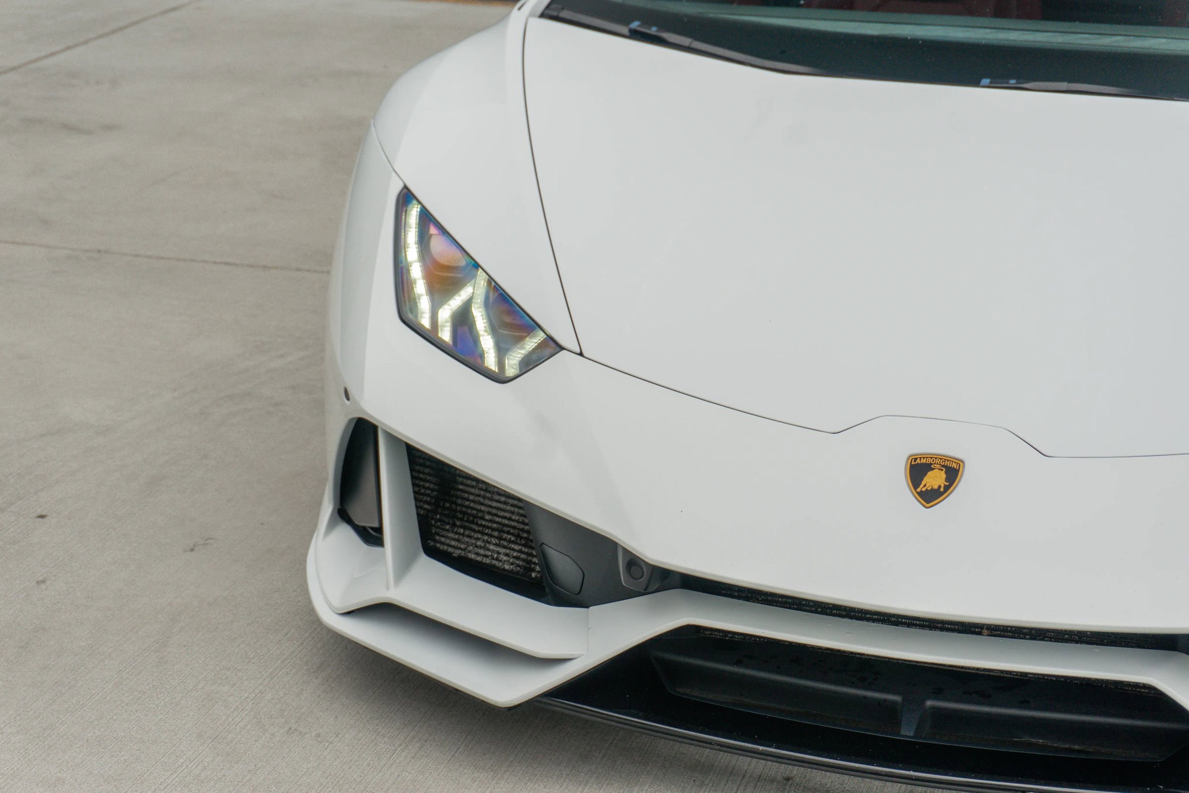 Used 2020 Lamborghini Huracan EVO image 25