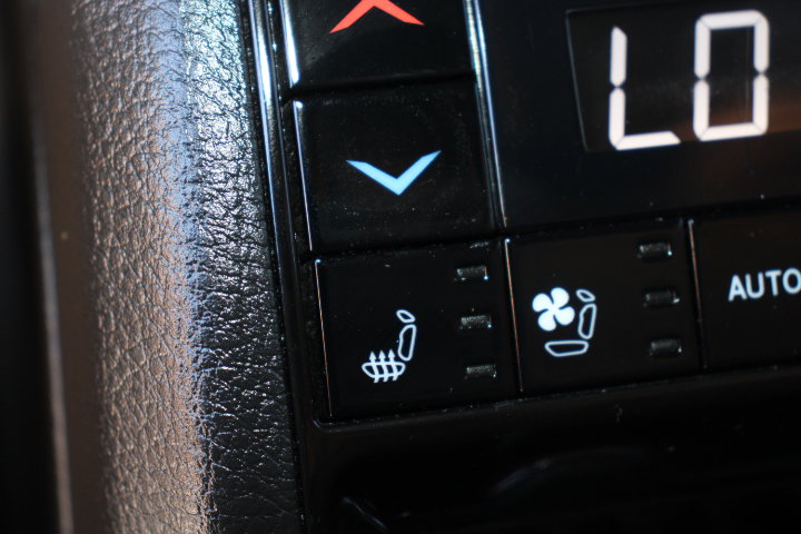Used 2023 Jeep Grand Cherokee Summit AWD/4WD image 16