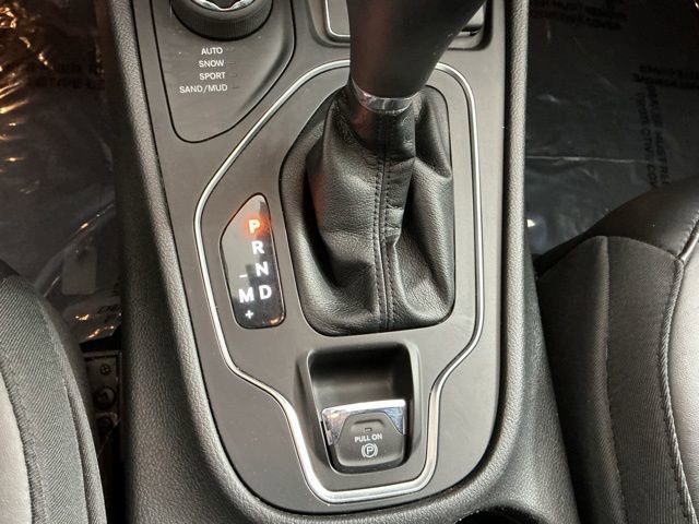 Used 2021 Jeep Cherokee Latitude Lux 80th Anniv w/ Quick Order Package 26U 80TH image 30