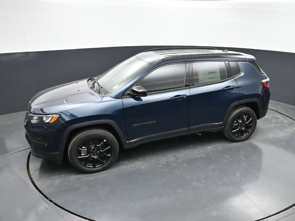 New 2026 Jeep Compass Latitude AWD/4WD image 40