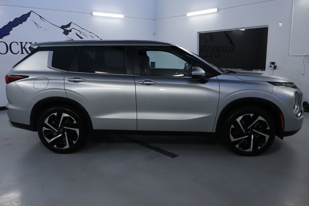 Used 2024 Mitsubishi Outlander SE image 8
