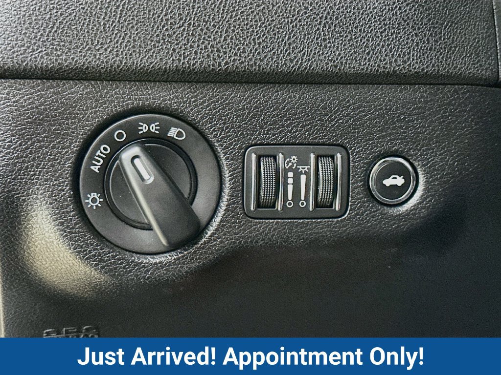 Used 2021 Dodge Charger SXT w/ Leather Interior Group RWD image 12