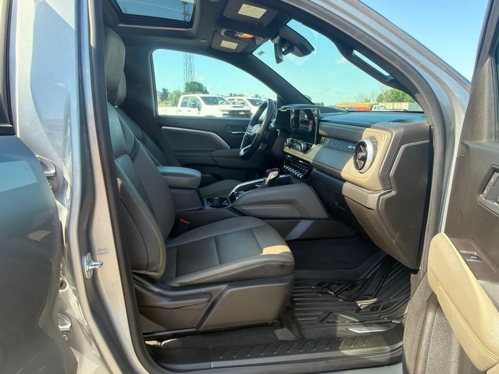 Certified 2025 Chevrolet Colorado ZR2 w/ Technology Package AWD/4WD image 34