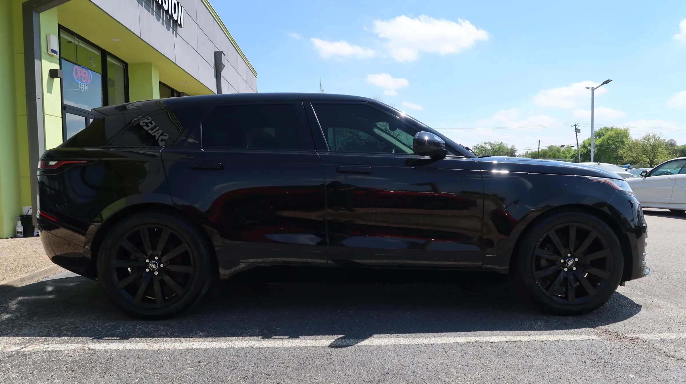 Used 2019 Land Rover Range Rover Velar R-Dynamic SE AWD/4WD image 8