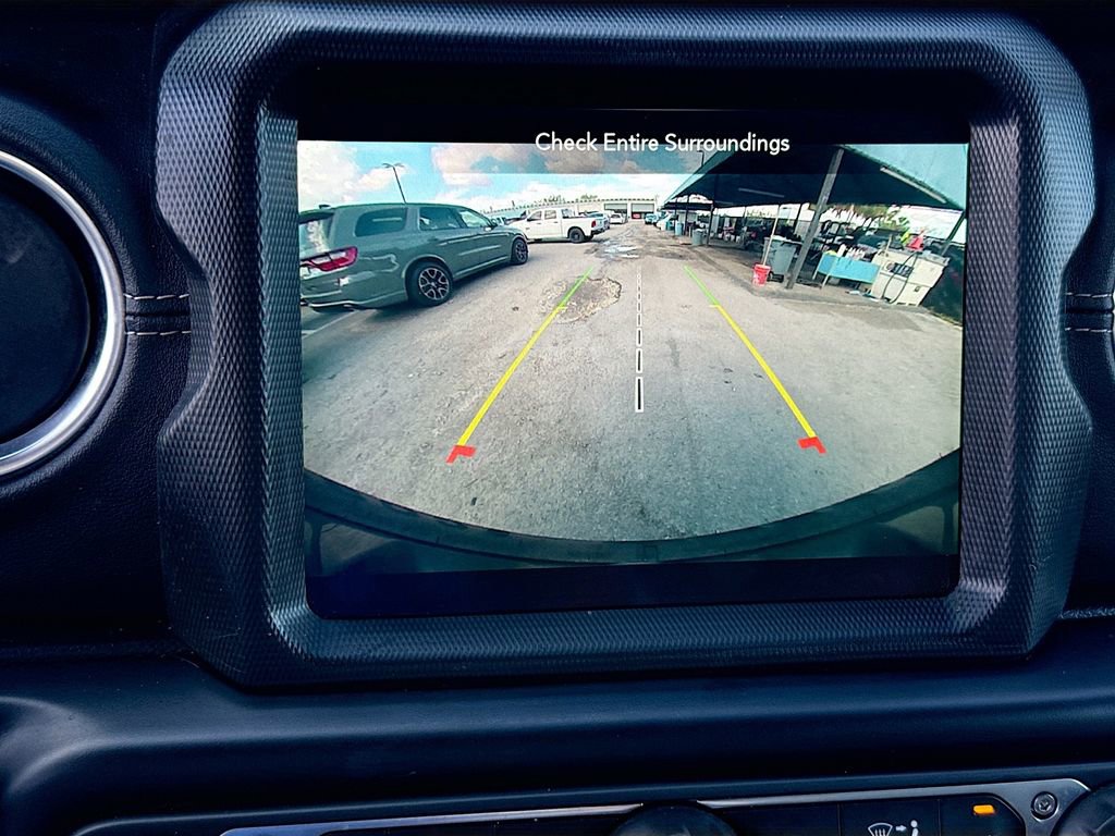 Used 2021 Jeep Wrangler Unlimited Sahara w/ Cold Weather Group image 15