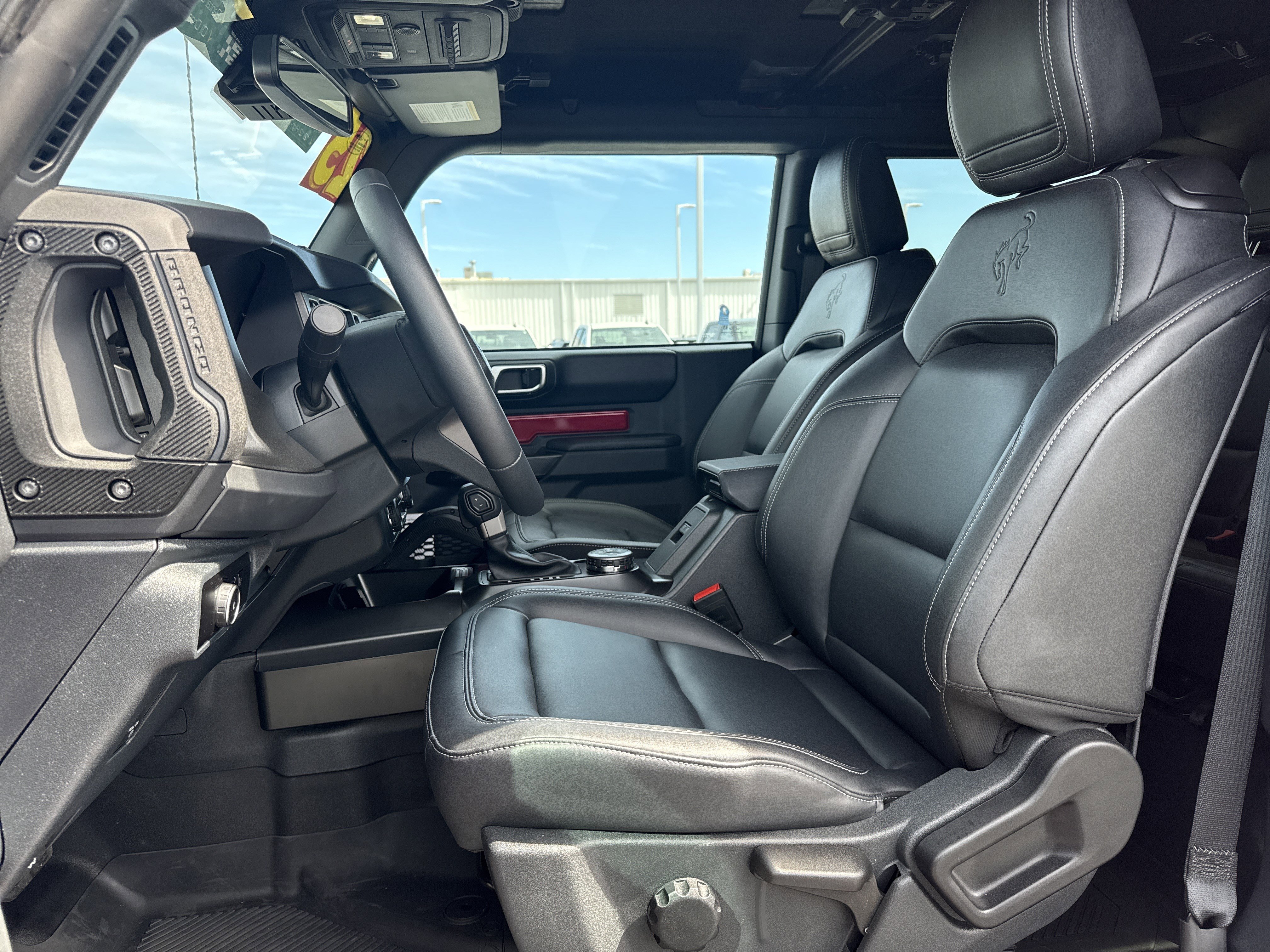 Used 2025 Ford Bronco Badlands image 26