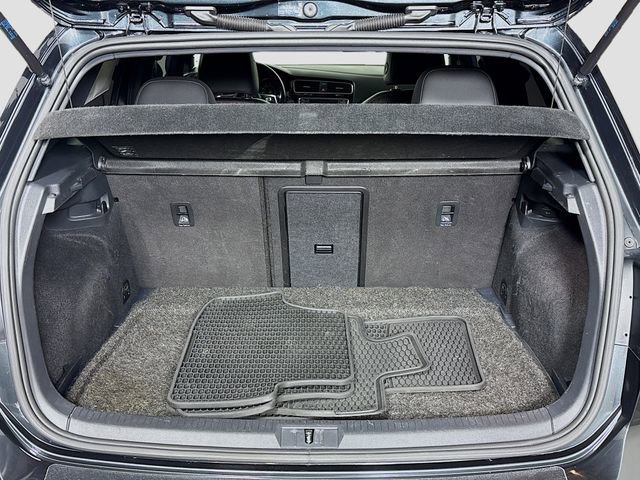 Used 2017 Volkswagen GTI SE image 28
