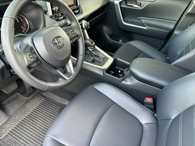 Used 2025 Toyota RAV4 XLE Premium image 11