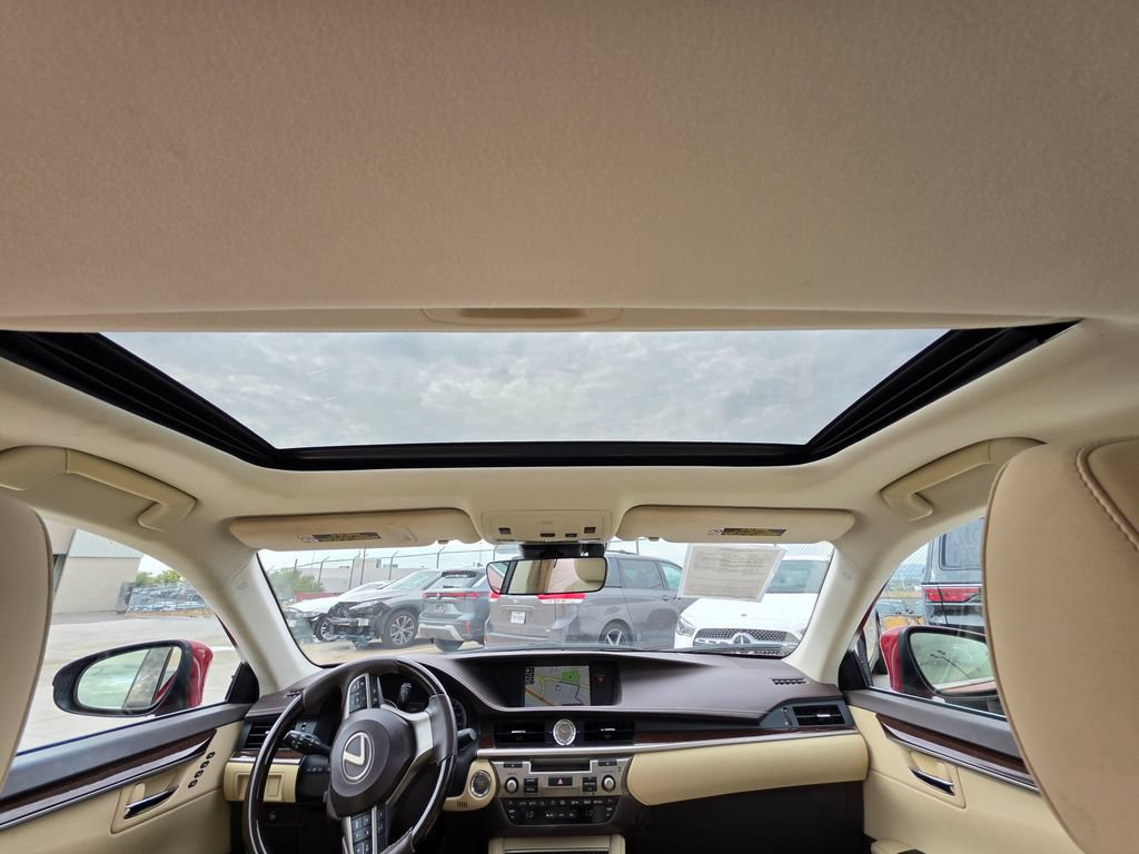 Used 2017 Lexus ES 350 w/ Luxury Package FWD image 18